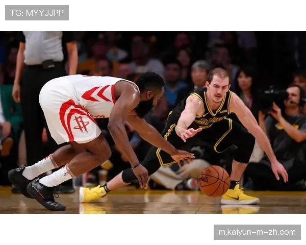 阿门·汤普森9助攻0失误 火箭年轻后场迅速成长 阿门·汤普森9助攻0失误 火箭年轻后场迅速成长